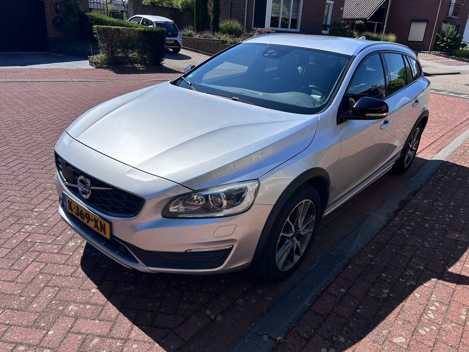 Volvo V60 D4 190pk AWD Geartronic 2016 Grijs, Automaat, Diesel, Vierwielaandrijving, Particulier