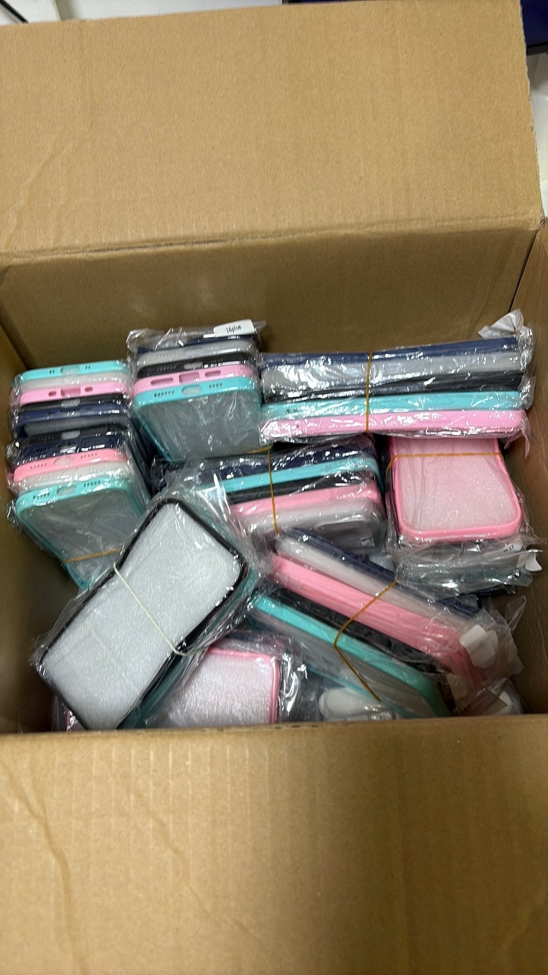 Partij telefoonhoesjes + kabelorganizers — nieuw, Ophalen of Verzenden, Zo goed als nieuw