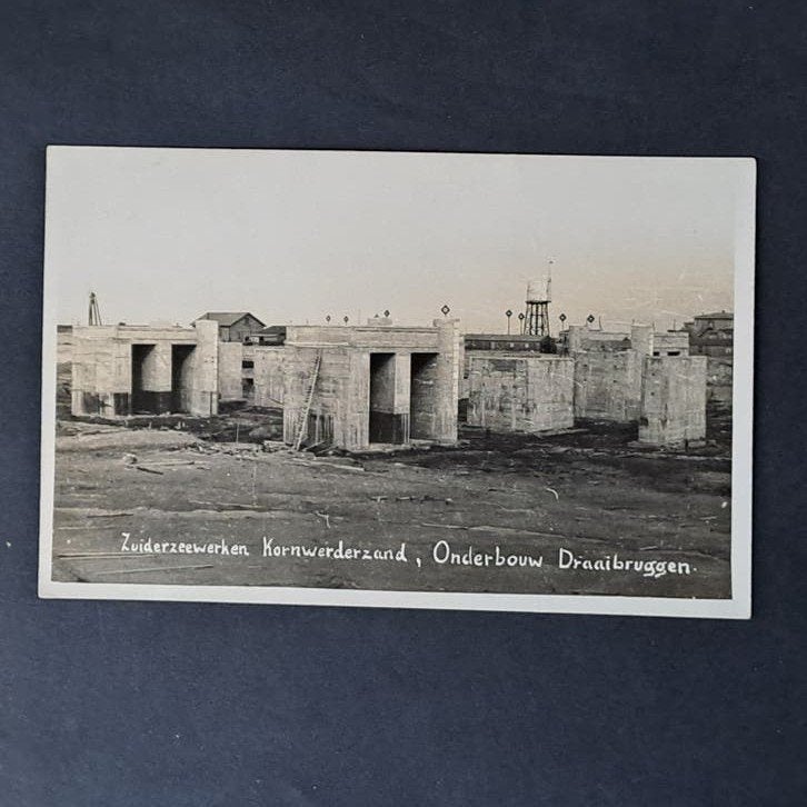 Fotokaart Kornwerderzand Friesland Onderbouw Draaibruggen, Verzamelen, Ophalen of Verzenden, 1920 tot 1940, Ongelopen, Friesland