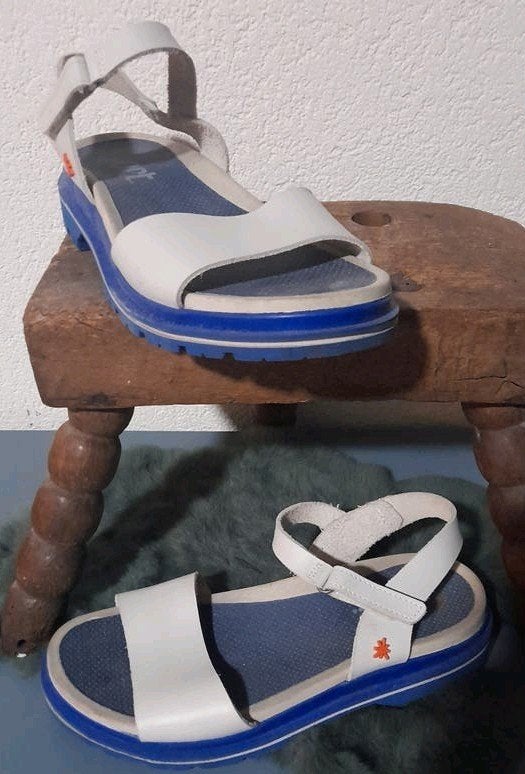 Witte sandalen van Art maat 41. Nu 12.50!, Kleding | Dames, Schoenen, Ophalen of Verzenden, Zo goed als nieuw, Wit, Sandalen of Muiltjes