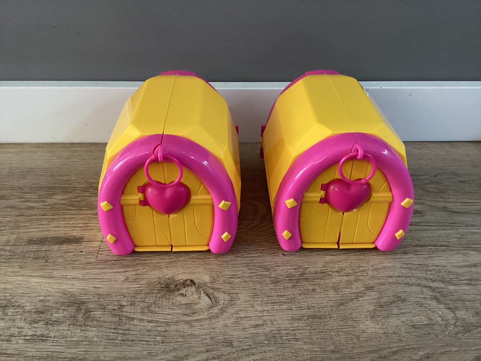 Twee speelhuisjes, Ophalen of Verzenden, Gebruikt, Meisje