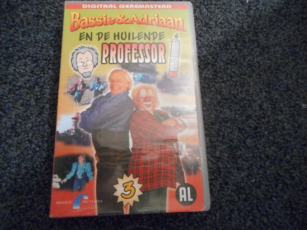 BASSIE & ADRIAAN & DE HUILENDE PROFESSOR Deel 1! Op VIDEO!, Cd's en Dvd's, Verzenden, Alle leeftijden, Zo goed als nieuw, VHS