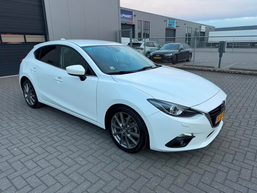 Mazda 3 2.0 TS+, Voorwielaandrijving, Gebruikt, 4 cilinders, Wit