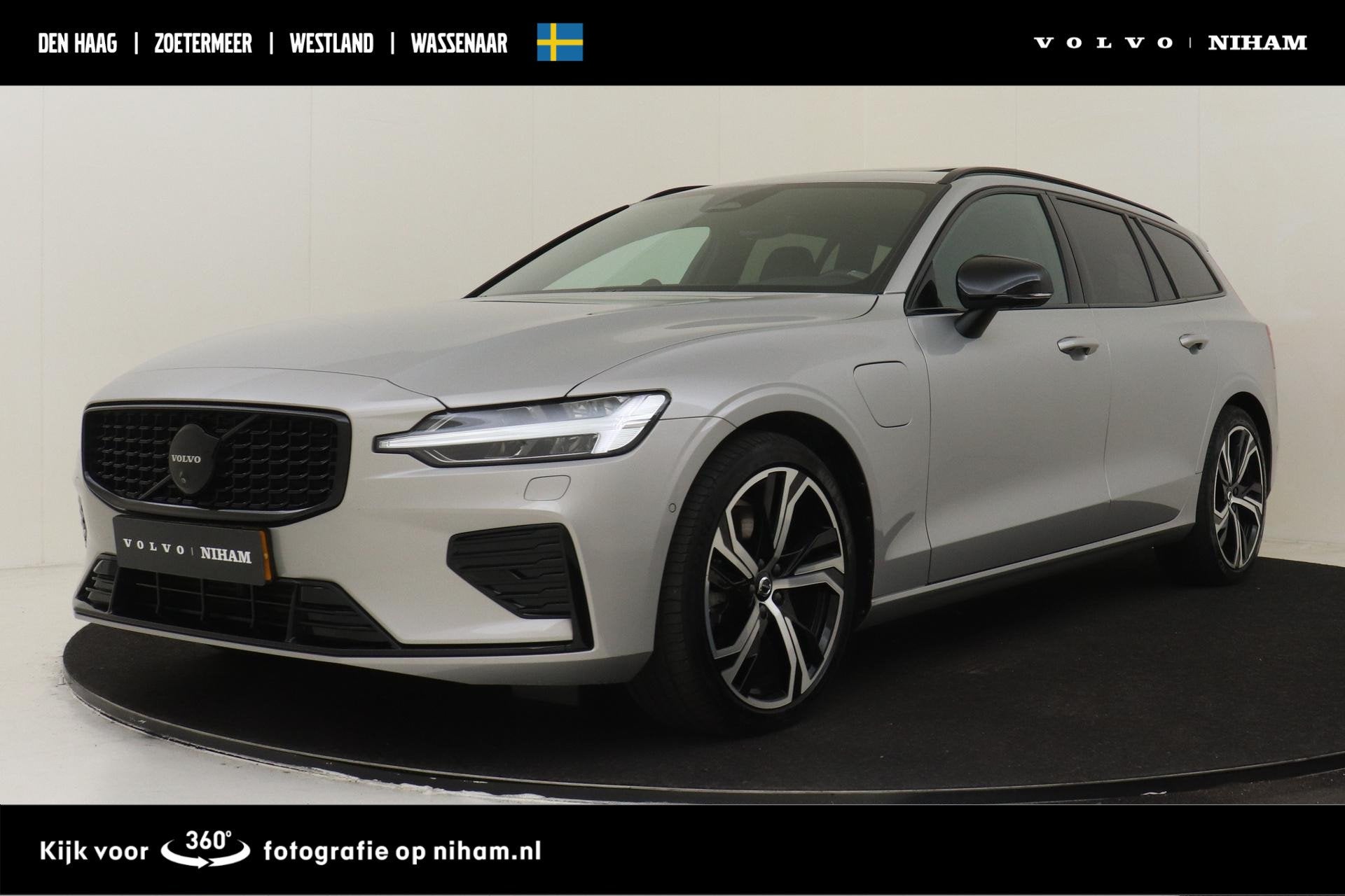Volvo V60 T6 PLUG-IN HYBRID AWD ULTRA DARK *VOL!* -PANO.DAK|, Automaat, 12 maanden, Stof, Gebruikt