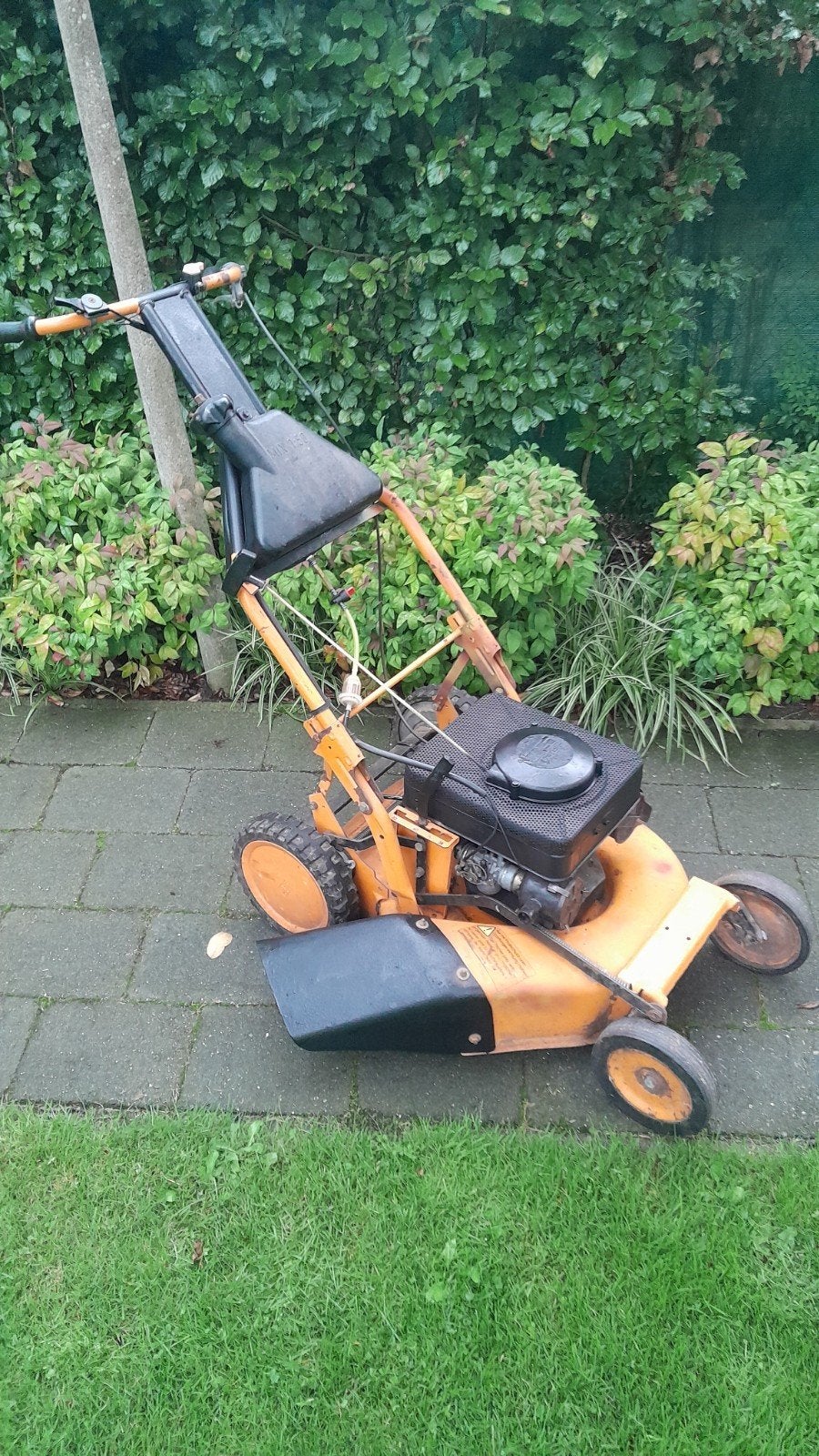 as motor asmotor ruwterreinmaaier aangedreven grasmaaier, Ophalen, Cirkelmaaier, Gebruikt, Benzine-grasmaaier