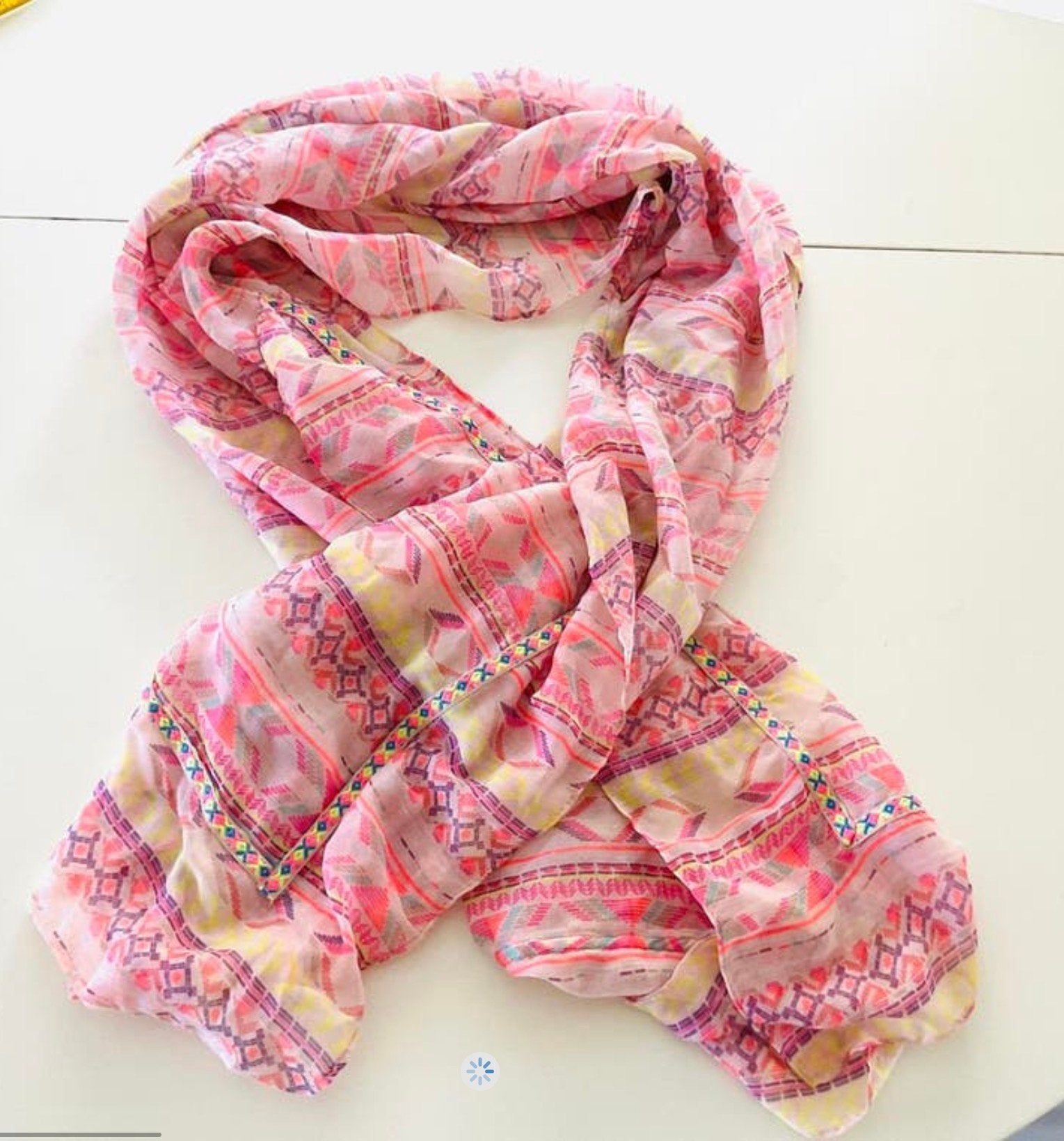 Vrolijke shawl met gekleurde bies, Verzenden, Nieuw, Maat 46/48 (XL) of groter, Sjaal