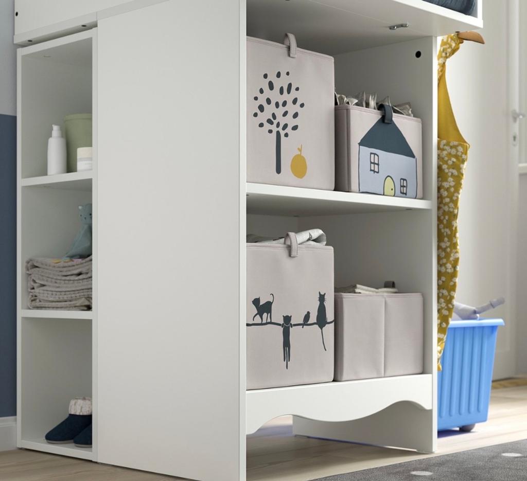 IKEA SMÅGÖRA Commode/Boekenkast Wit, Kinderen en Baby's, Badjes en Verzorging, Zo goed als nieuw, Aankleedkussen, Overige merken