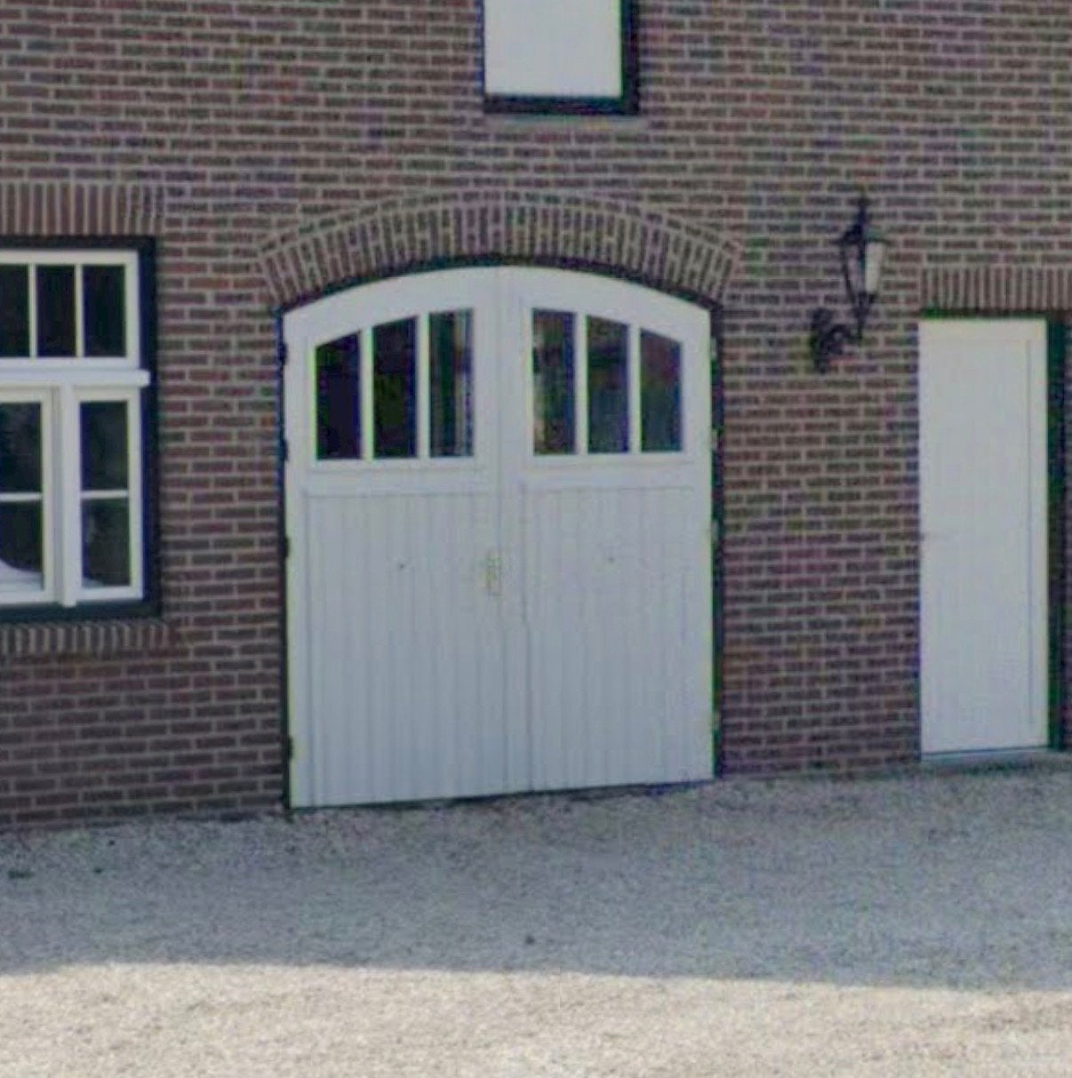 Gebruikte buitendeur met kozijn - 240 cm breed, 233 cm hoog, Gebruikt, Ophalen of Verzenden, Buitendeur, Hout