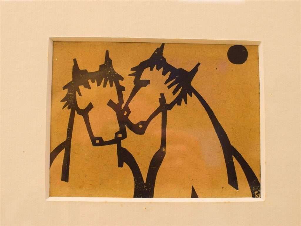 Ingelijste linosnede van paarden 52027, Antiek en Kunst, Kunst | Etsen en Gravures, Ophalen of Verzenden