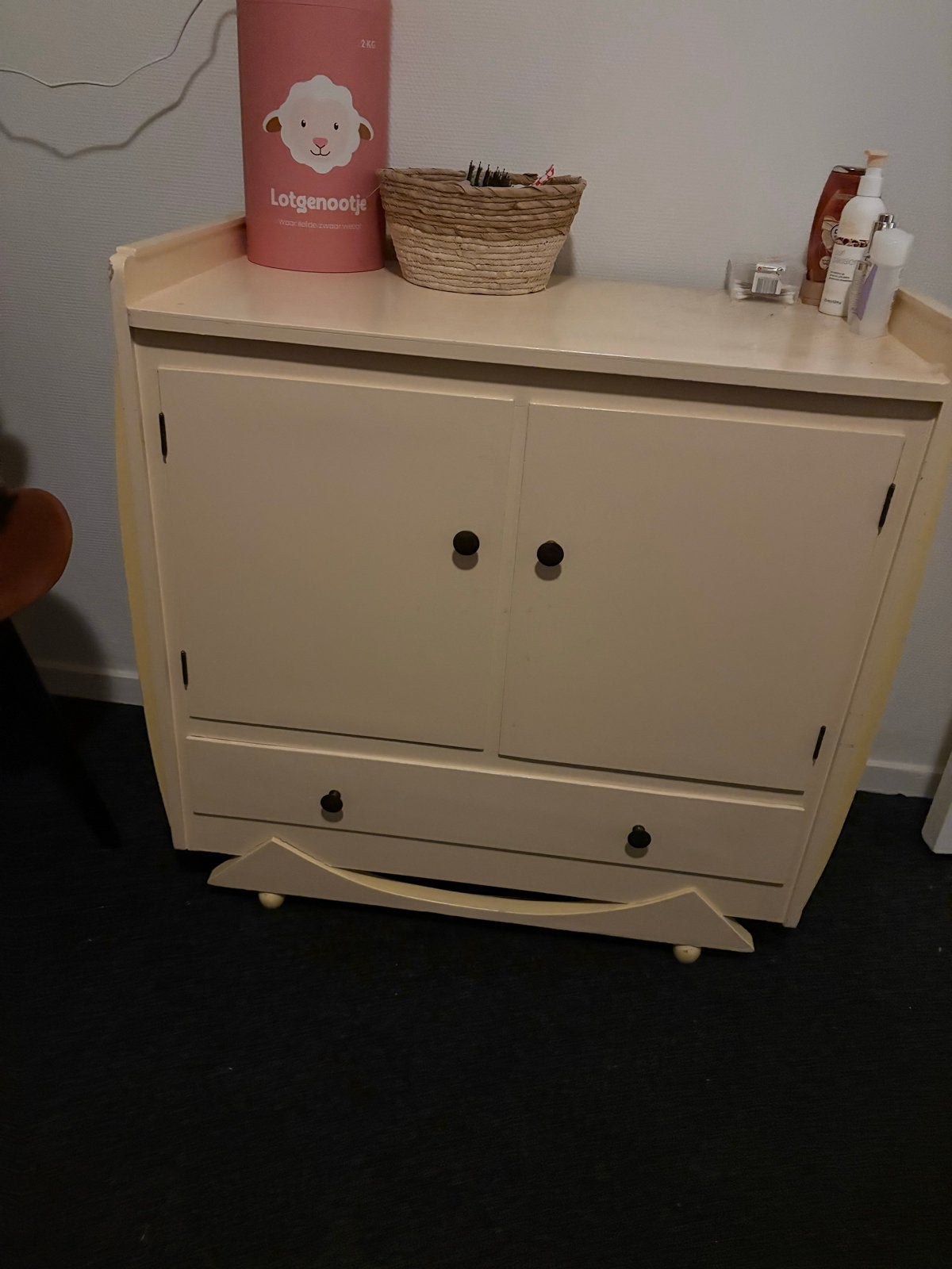 Commode met uitschuifbaar blad, Ophalen, Gebruikt, 100 tot 150 cm, 50 tot 100 cm