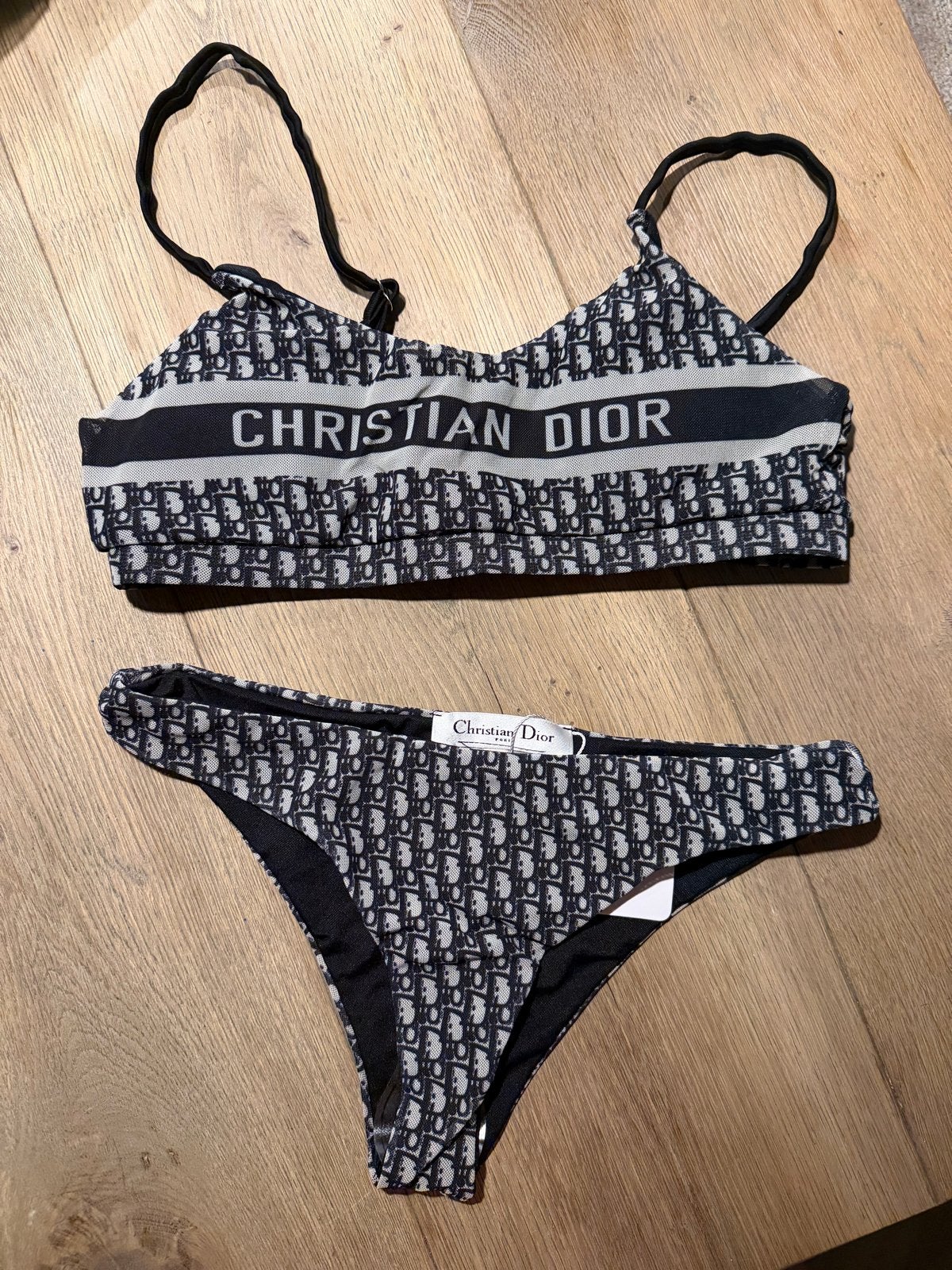 Christian Dior Bikini - Stijlvol en Zo Goed als Nieuw, Kleding | Dames, Badmode en Zwemkleding, Ophalen of Verzenden, Zo goed als nieuw