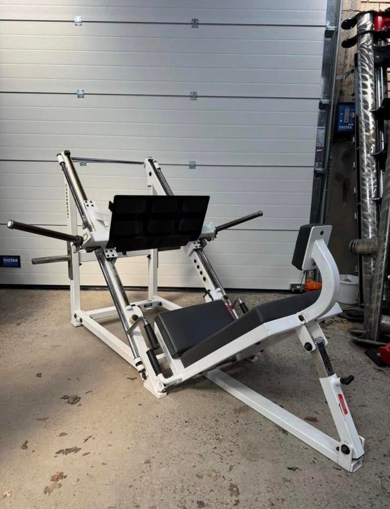 Paramount plate loaded legpress / beinpresse / legs