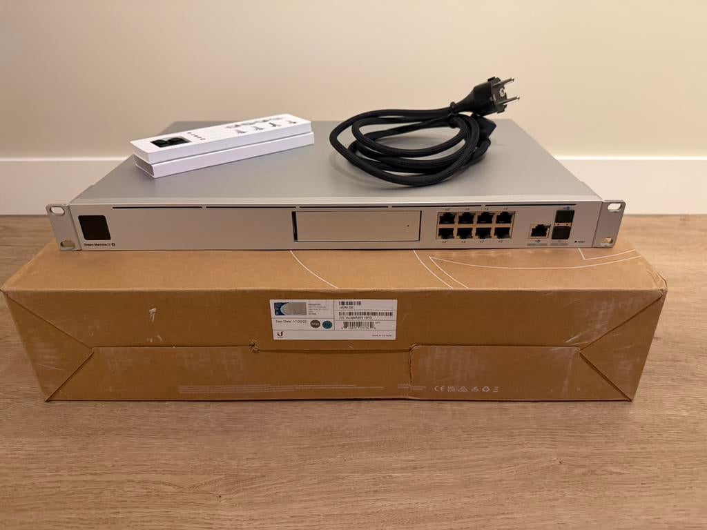 Ubiquiti UniFi Dream Machine Special Edition (UDM-SE), Computers en Software, Routers en Modems, Ophalen of Verzenden, Zo goed als nieuw