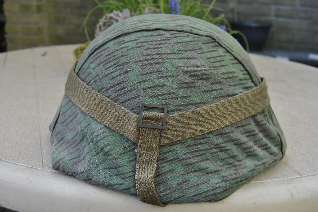 Tsjechie M53 helm met camo cover, Verzamelen, Militaria | Algemeen, Ophalen of Verzenden, Landmacht, Overige gebieden, Helm of Baret