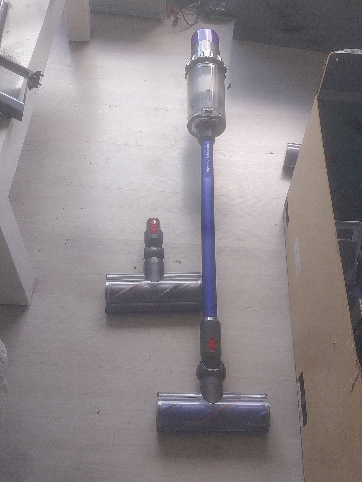 Compleet Dyson V11 Absolute Steelstofz, Draadloos, Ophalen of Verzenden, Zo goed als nieuw, Dyson