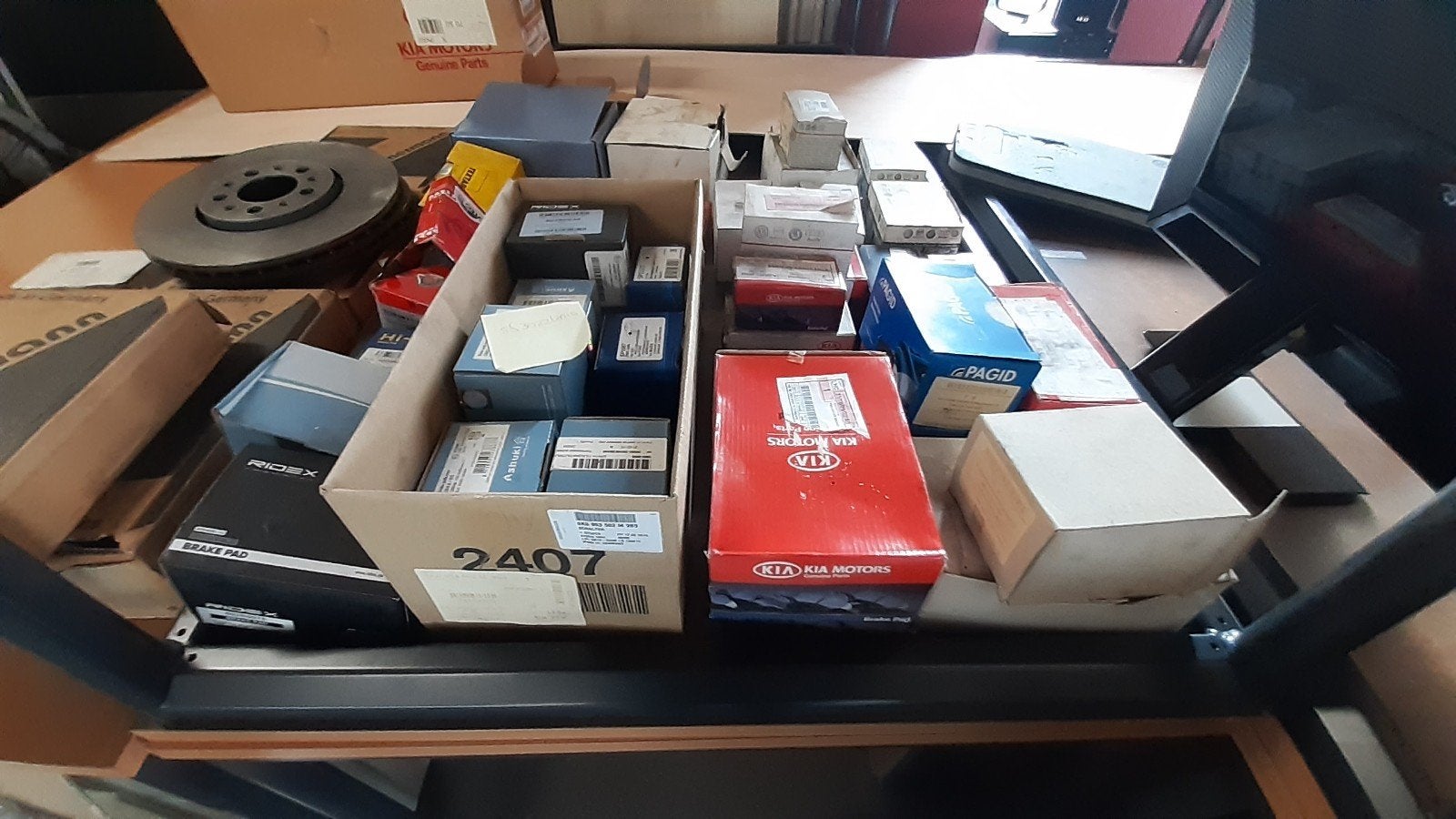 Partij remblokken en remschijven voor €400,-, Ophalen, T.Smit Outlet Store, Info@tommysmit.nl, 7008AR