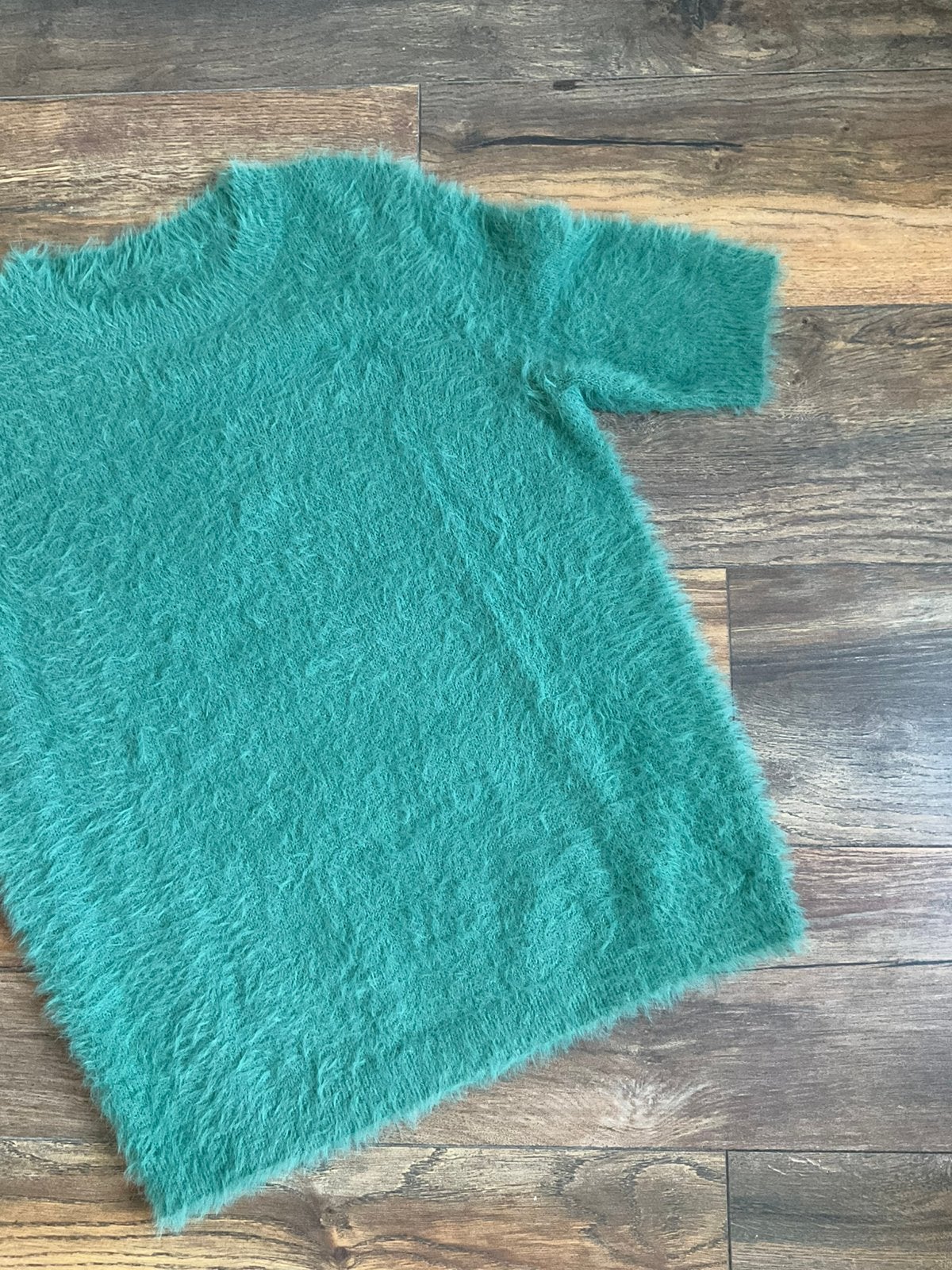 Nieuw. Trui korte mouw, zacht, fluffy, groen, Norah, M/L, Ophalen, Nieuw, Maat 42/44 (L), Groen