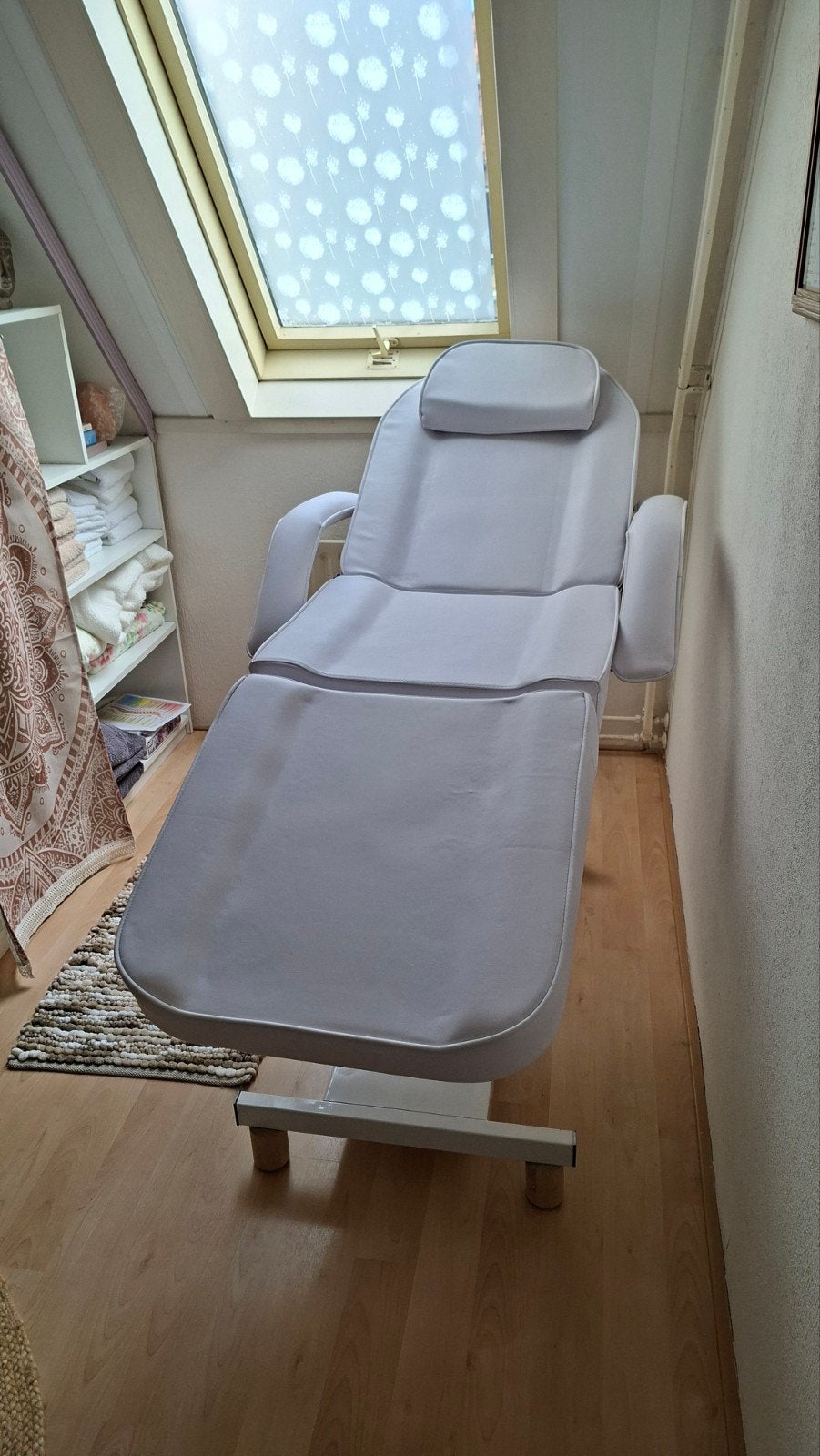 In prijs verlaagd! - Hydraulische Witte Massage tafel/stoel, Sport en Fitness, Massageproducten, Ophalen, Zo goed als nieuw, Massagetafel