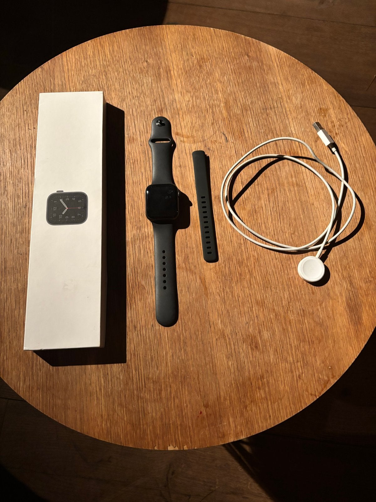 Apple Watch SE 44mm Space Gray Aluminium GPS Zwart, Afstand, Zwart, IOS, Ophalen of Verzenden