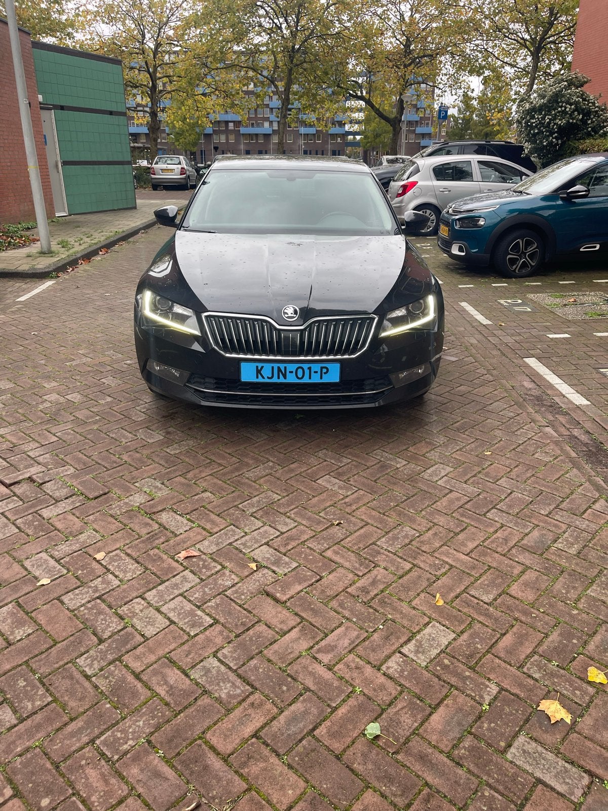 Skoda Superb 1.6TDI 88KW Dsg-7 My15 2017 Zwart taxiklaar, Auto's, 4 cilinders, Zwart, 24 km/l, Diesel