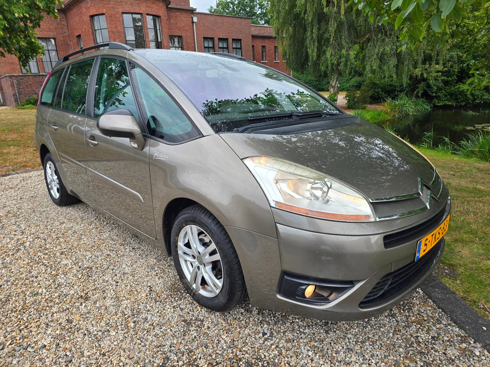 Citroen Grand C4 Picasso 1.8-16V Séduction 7p. Airco trekha, 125 pk, Gebruikt, 4 cilinders, Bruin