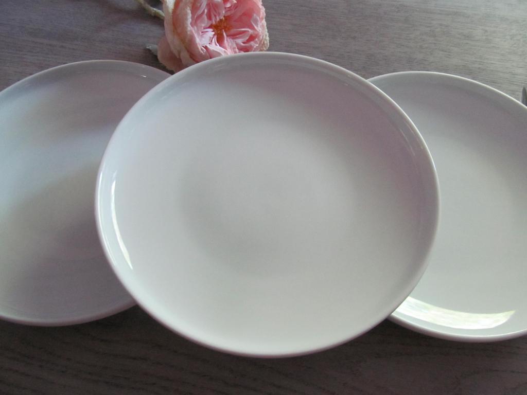 3 Rosenthal Bianchi Borden, Huis en Inrichting, Keuken | Servies, Ophalen of Verzenden, Zo goed als nieuw, Keramiek, Bord(en)