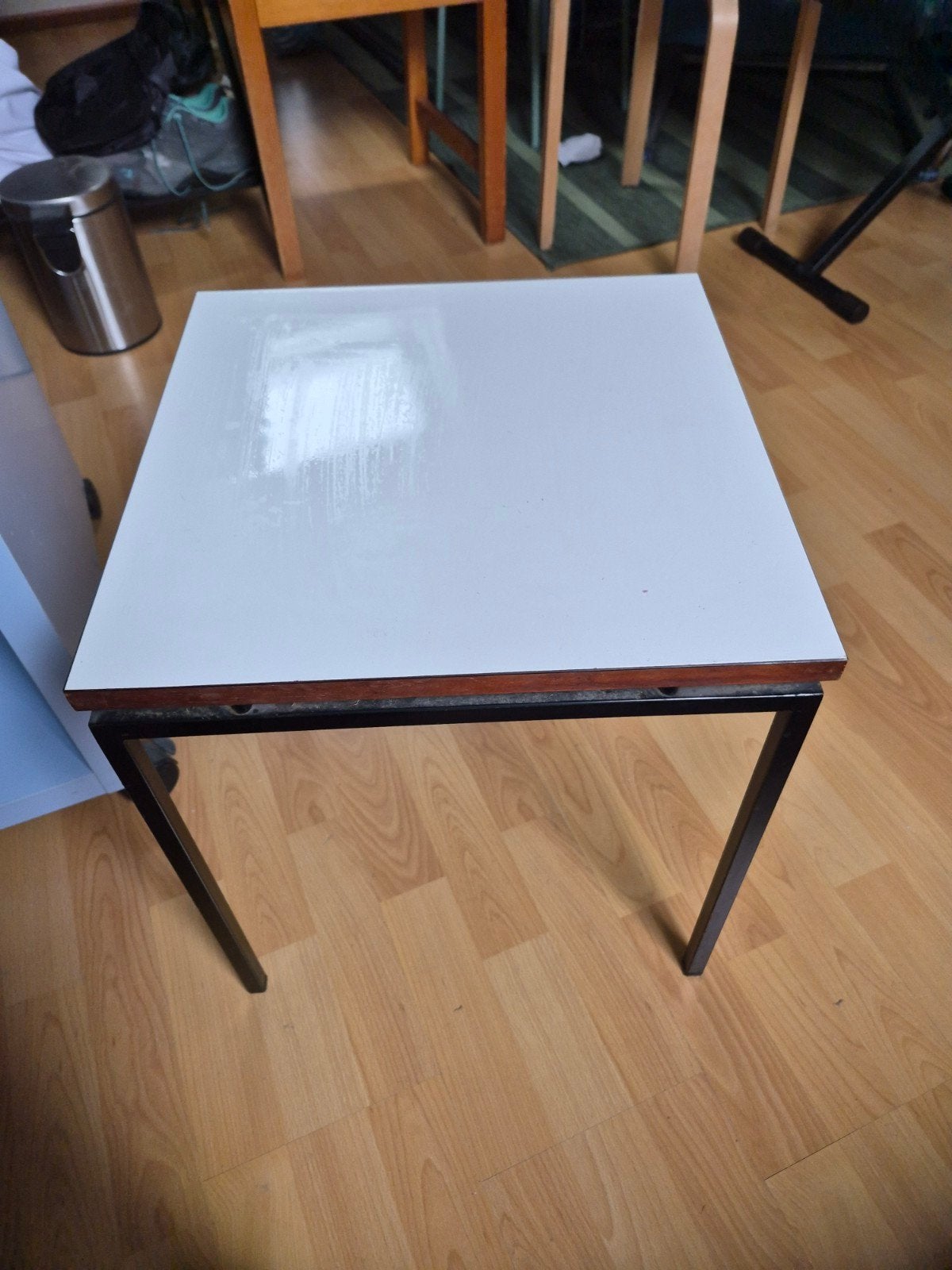 Bijzettafeltje 40x40 wit met zwarte stalen poten, Ophalen, Vierkant, Minder dan 55 cm, Minder dan 45 cm