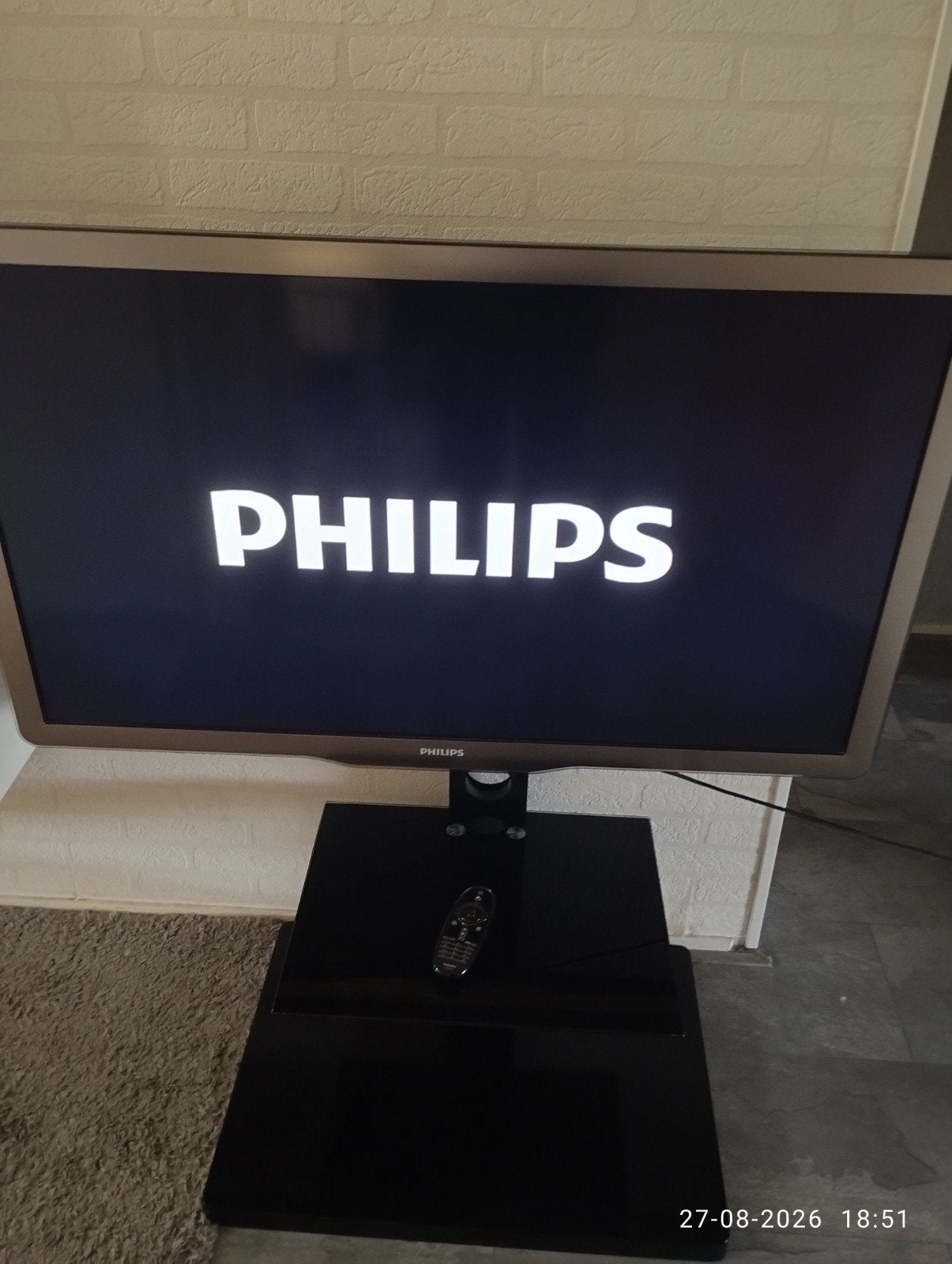 Ambilight Philips TV met standaard en afstandsbediening, Ophalen, Philips, 100 Hz, 100 cm of meer