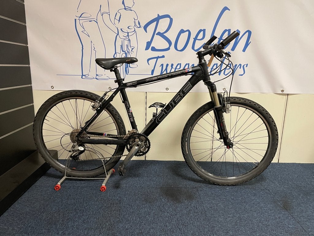 Cube Reaction SC 26 inch 40cm frame 27v Mountainbike Zwart, Velgrem, Versnellingen, Zo goed als nieuw, Info@cube-bikes.nl