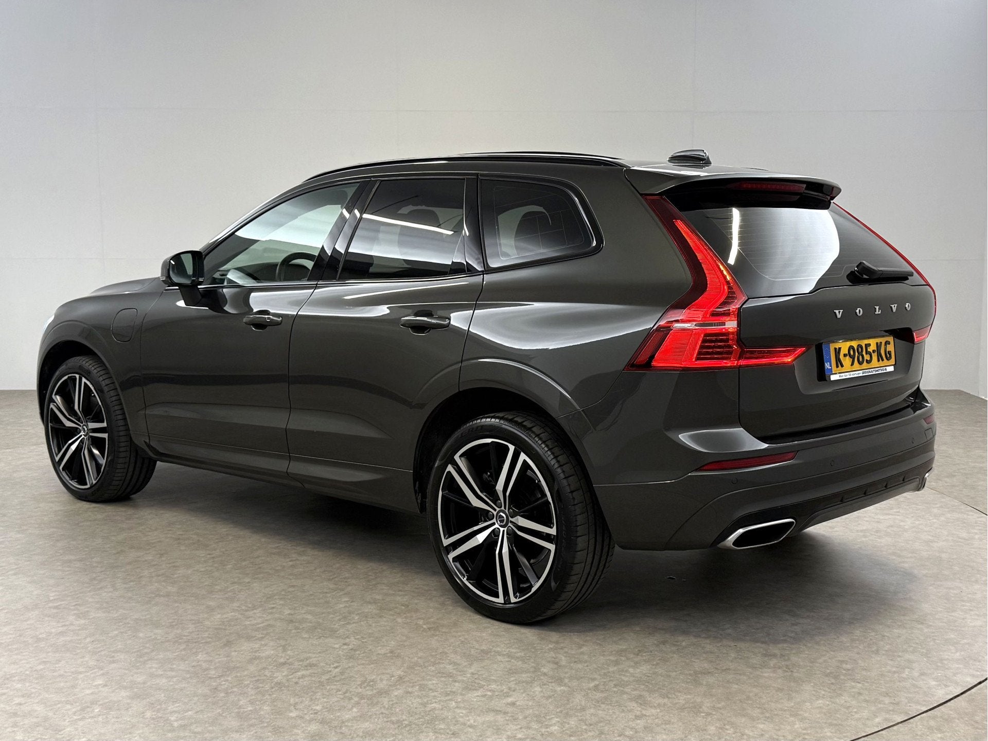 Volvo XC60 2.0 Recharge T6 AWD R-Design | Pano | 360 | HuD, Automaat, Gebruikt, Euro 6, 1969 cc
