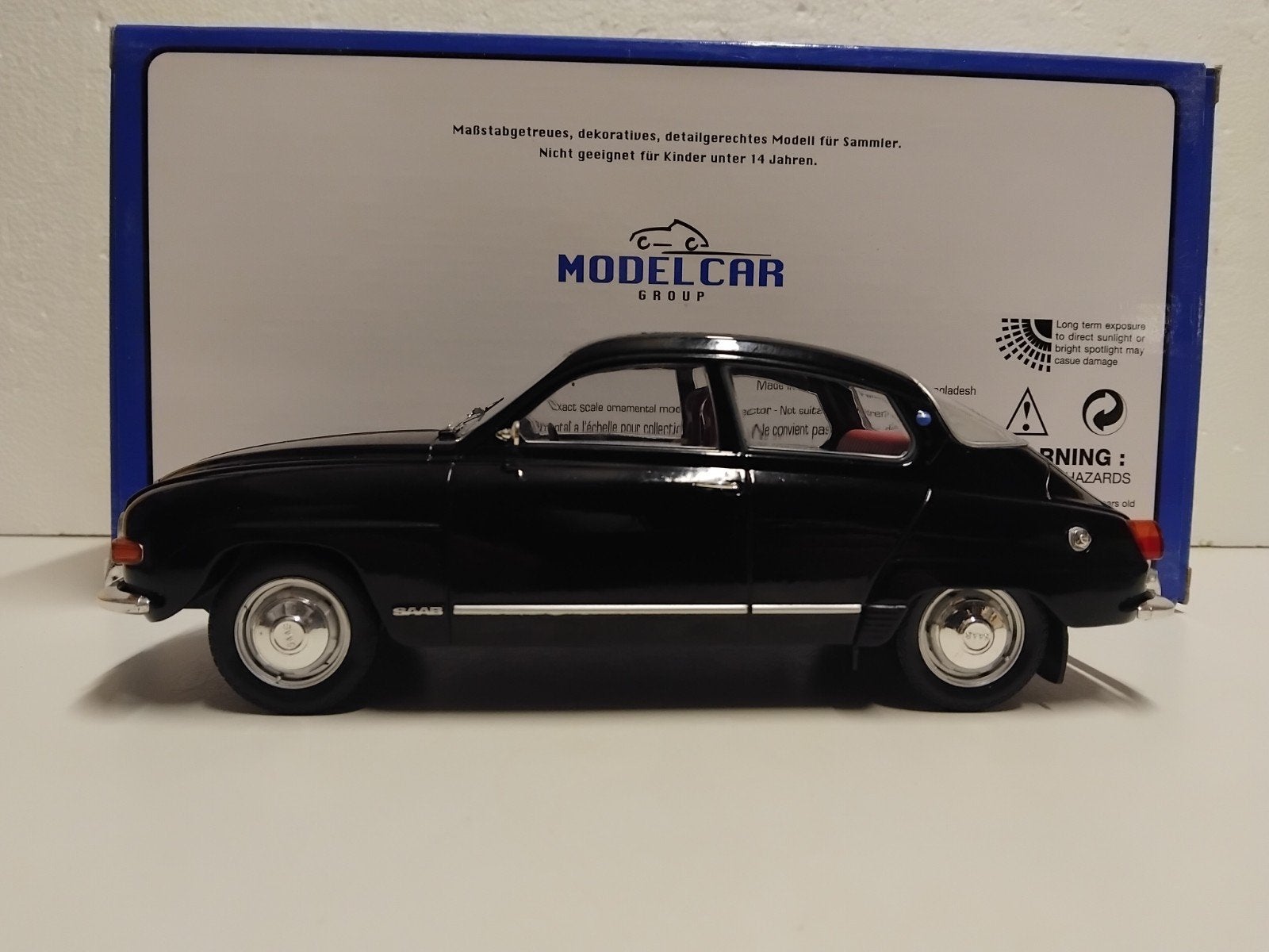 SAAB 96 V4 sedan piano black Mcg Model 1:18 KRD, Ophalen of Verzenden, Zo goed als nieuw, Auto, Overige merken