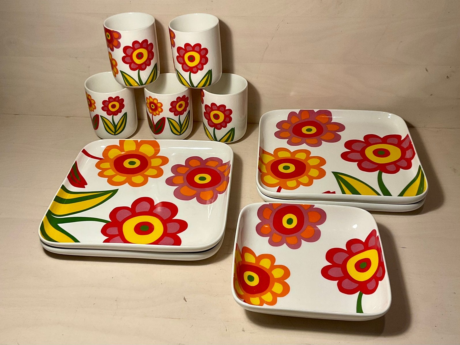 VAN RAFFI WORD JE VROLIJK Raffi servies, Ophalen of Verzenden, Zo goed als nieuw, Overige stijlen, Bord(en)