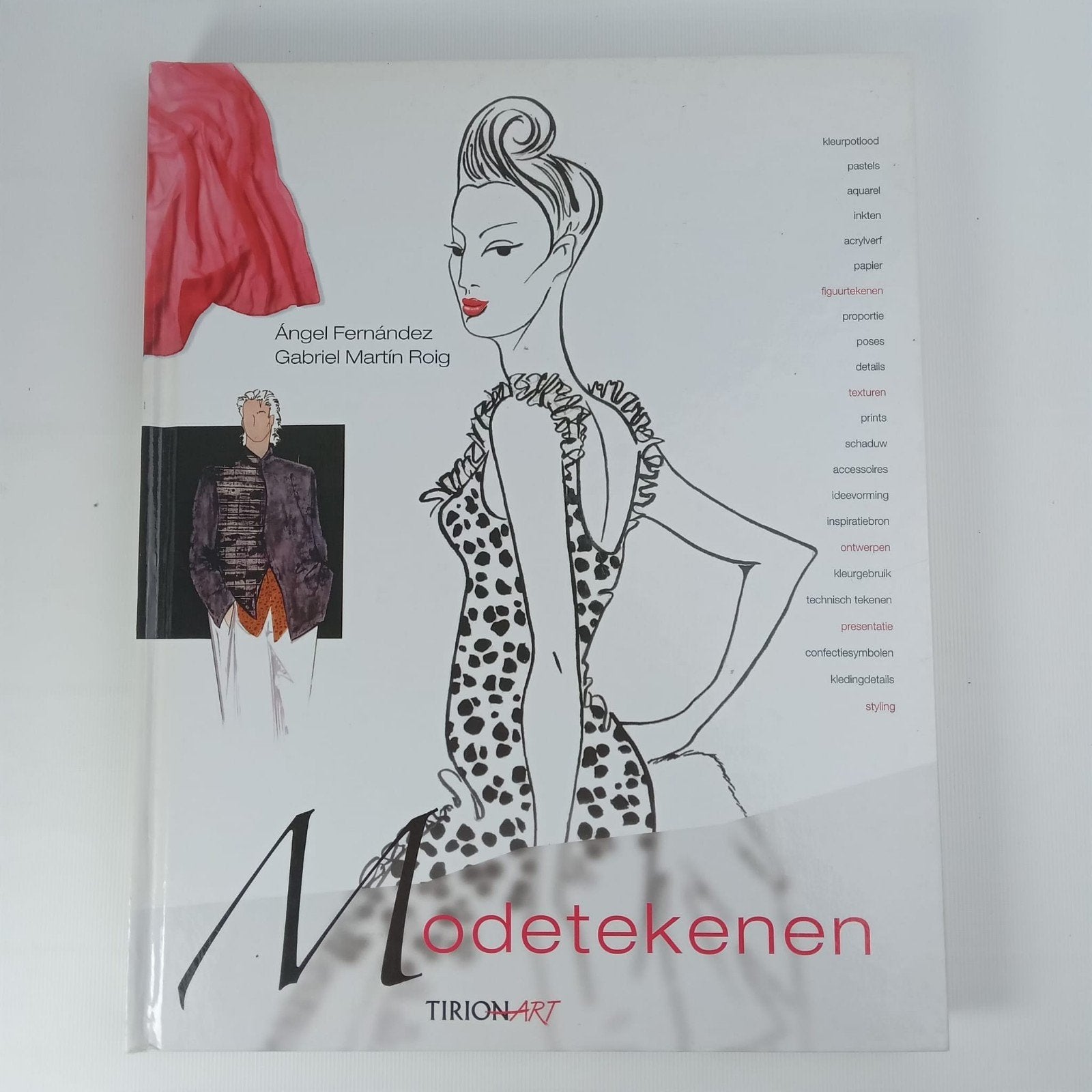 Modetekenen - Leer modefiguren tekenen, Ophalen of Verzenden, Gelezen, Overige onderwerpen