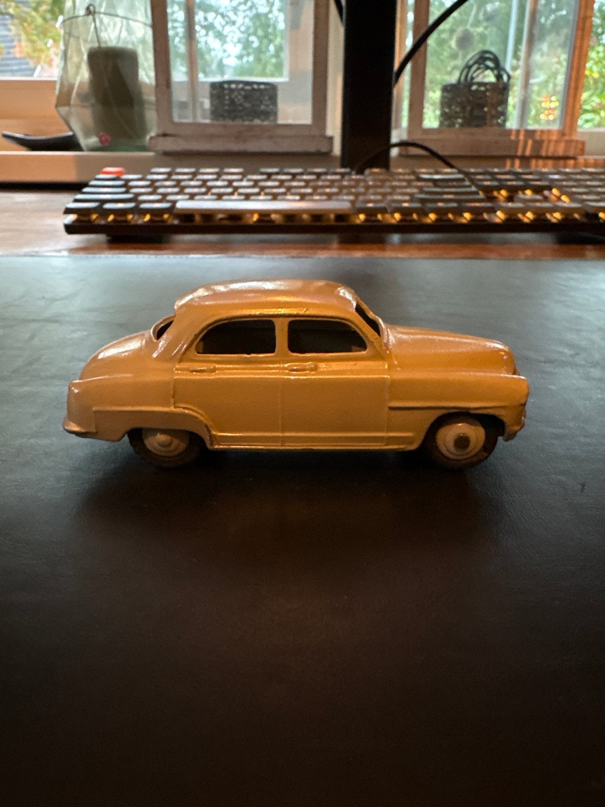 Dinky Toys - Simca 9 Aronde, Ophalen of Verzenden, Gebruikt, Auto, Overige merken