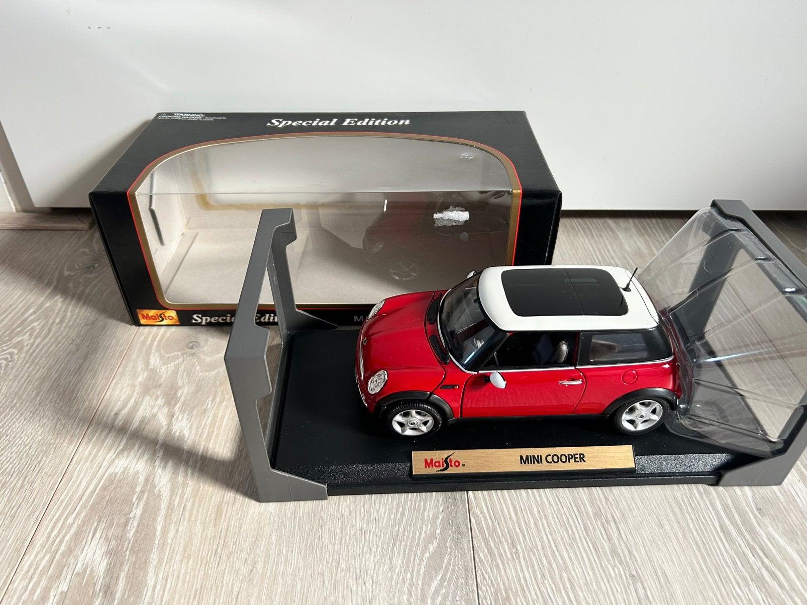 1:18 Maisto Mini Cooper Sun Roof Rood In originele doos, Ophalen of Verzenden, Zo goed als nieuw, Auto, Maisto