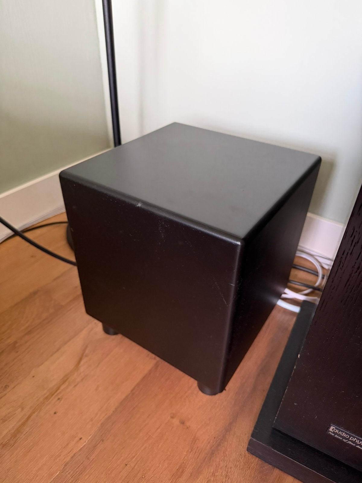 Rel Quake, Gebruikt, Subwoofer, Inclusief kabels, 60 tot 120 watt