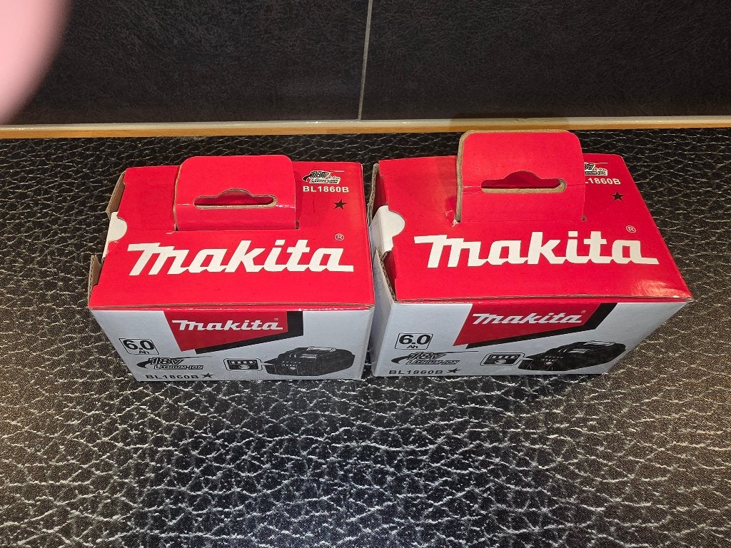 Foto 3 van Twee Makita BL 1860B accu's 18V 6.0Ah  NIEUW
