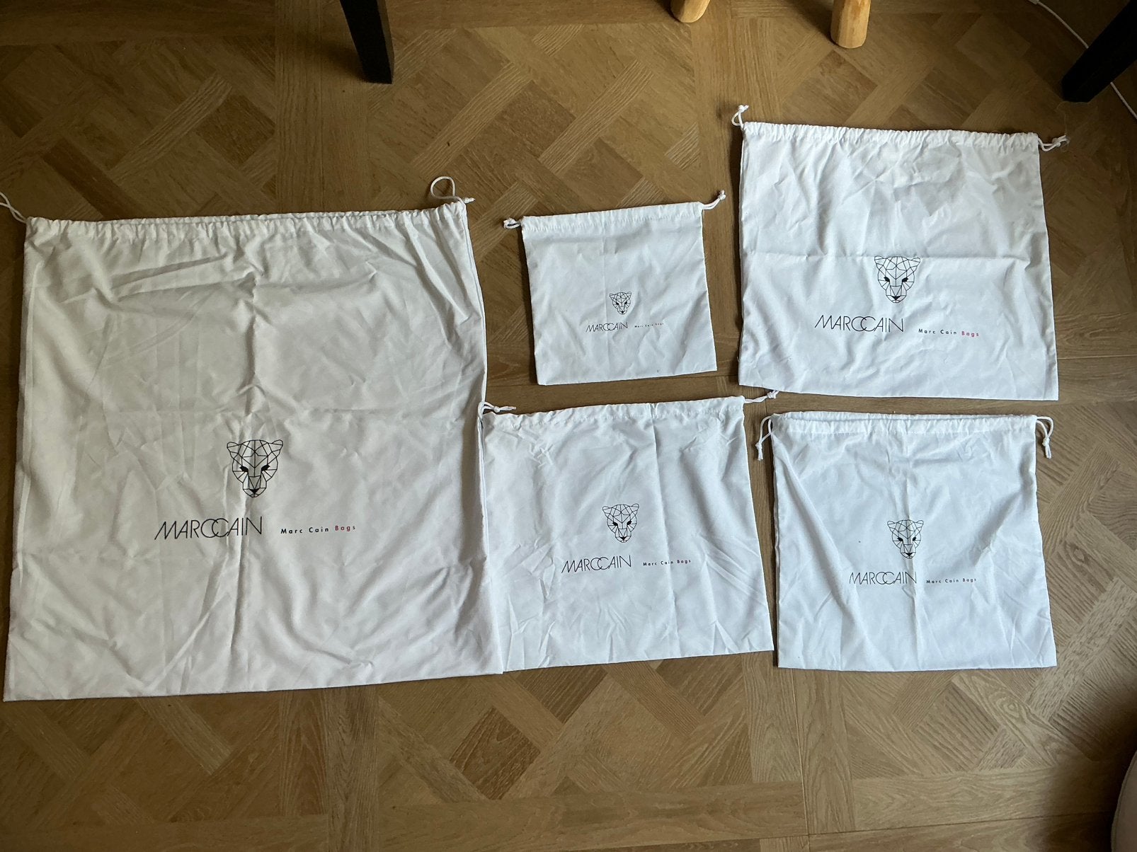 Marccain stoftas,marc cain bags,bescherm stof tas marccain, Sieraden, Tassen en Uiterlijk, Ophalen of Verzenden, Zo goed als nieuw