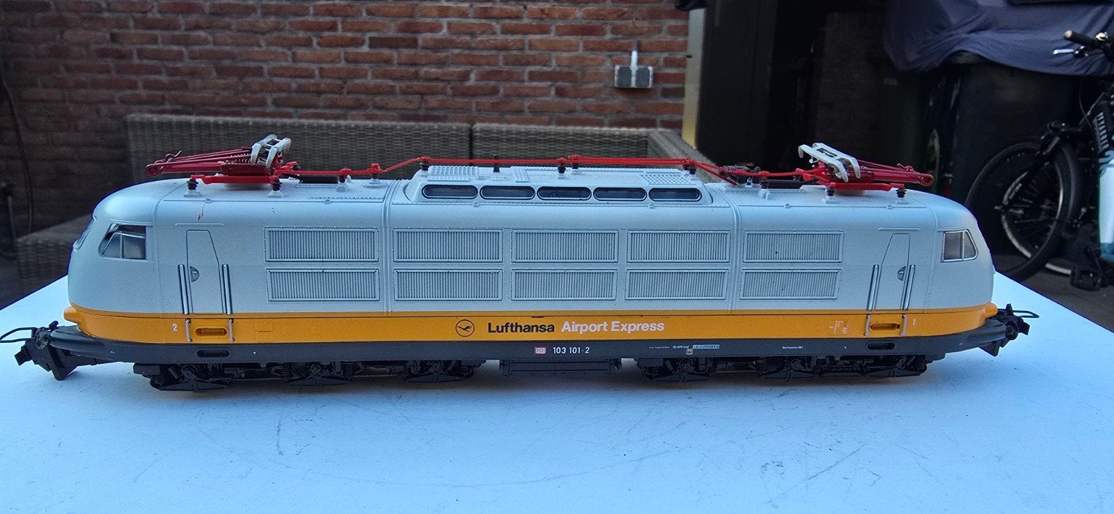 Lima/trix express H0 br103 lufthansa airport express., Ophalen of Verzenden, Gebruikt, Gelijkstroom, Trix