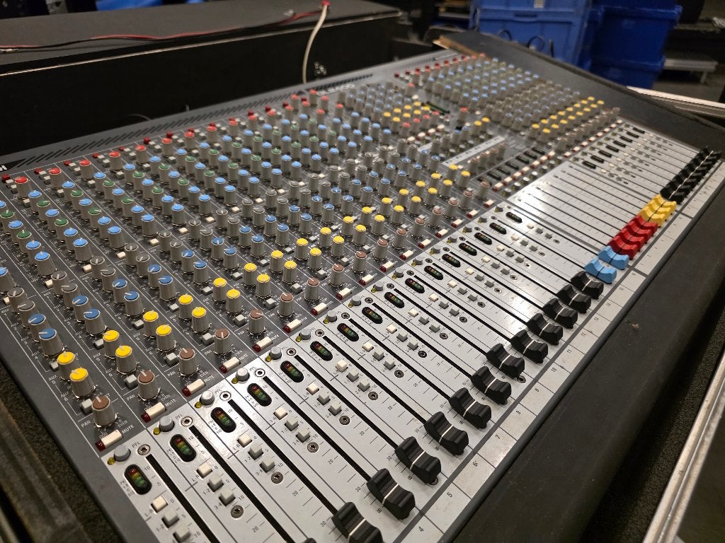 Allen & Heath GL2400 analoge mixer 24-kanaals, Ophalen, Gebruikt, Audio