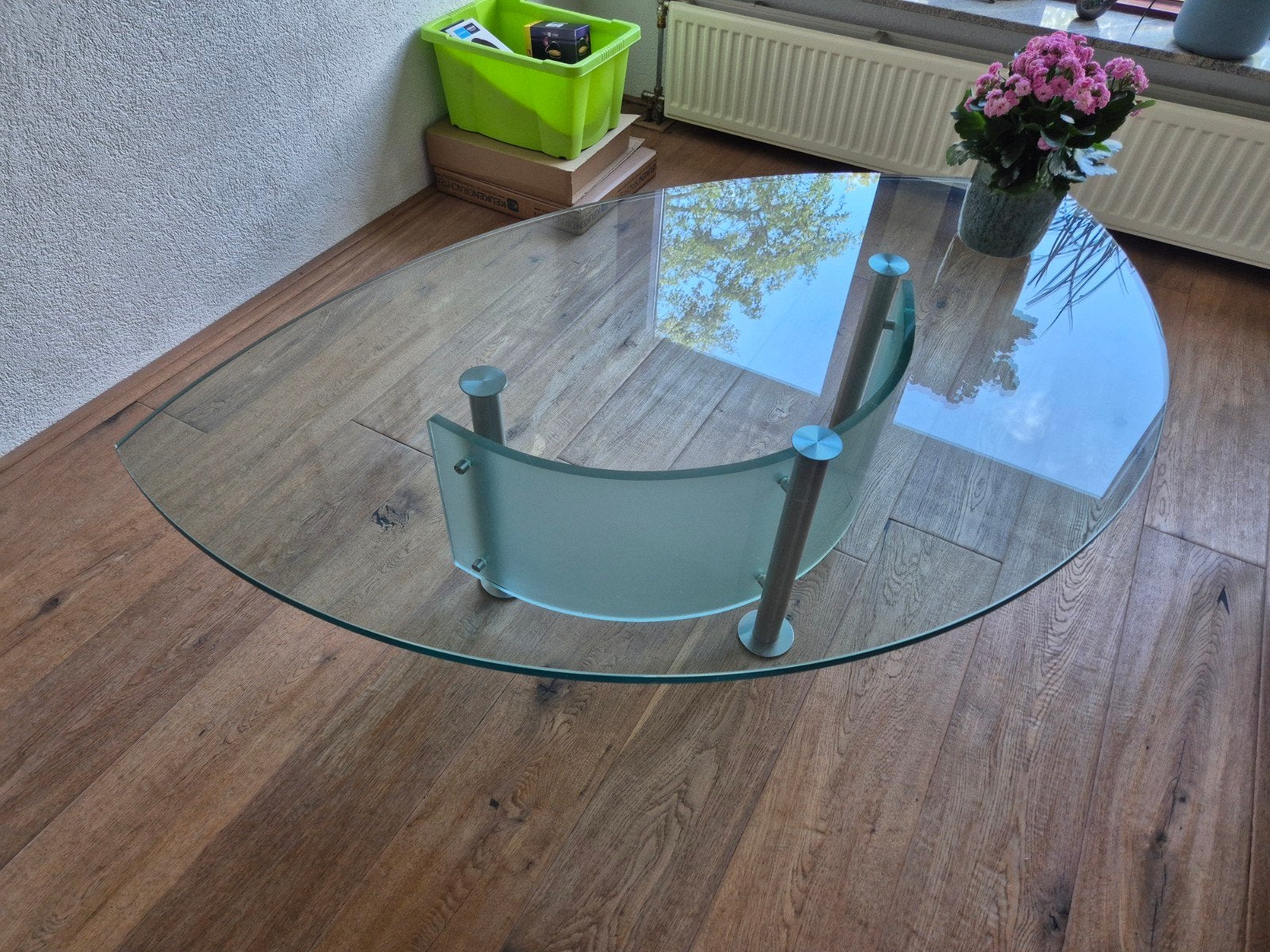Design Salontafel Ronald Schmitt  Glas & RVS bijna gratis, Huis en Inrichting, Tafels | Salontafels, Ophalen, Zo goed als nieuw