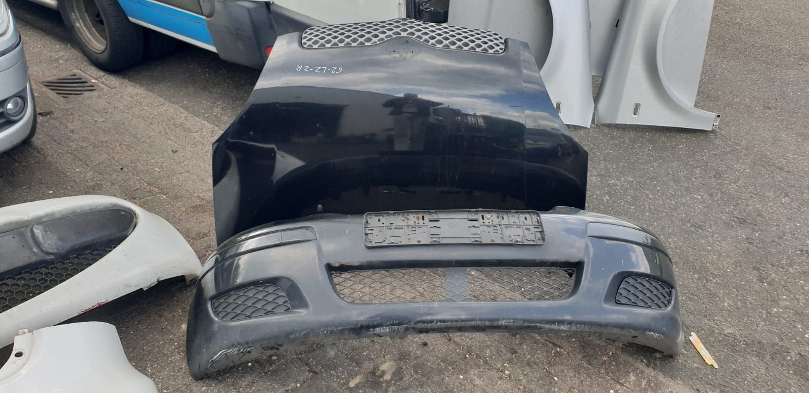 TOYOTA YARIS VOORBUMPER +MOTORKAP BJ 2006, Gebruikt, -, Voor, -