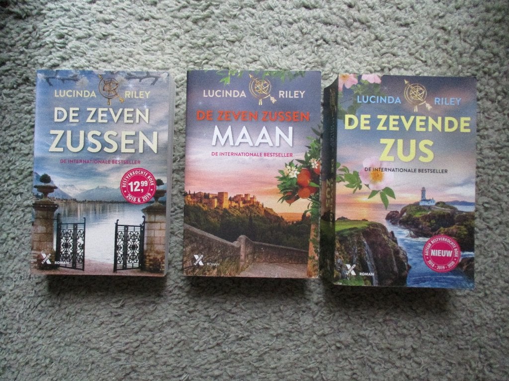 De zeven zussen Lucinda Riley 3 x Maan De zevende zus, Boeken, Ophalen of Verzenden, Zo goed als nieuw