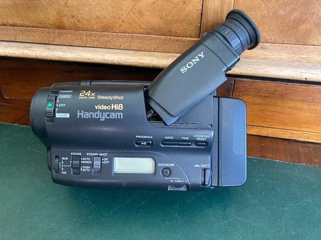 Sony handycam Hi8 CCD-TR750E, Gebruikt, 20x of meer, Overige soorten, Ophalen of Verzenden