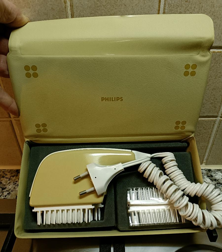 Vintage PHILIPS Hairstyling massage borstel werkend IN DOOS, Sieraden, Tassen en Uiterlijk, Uiterlijk | Haarverzorging, Ophalen of Verzenden