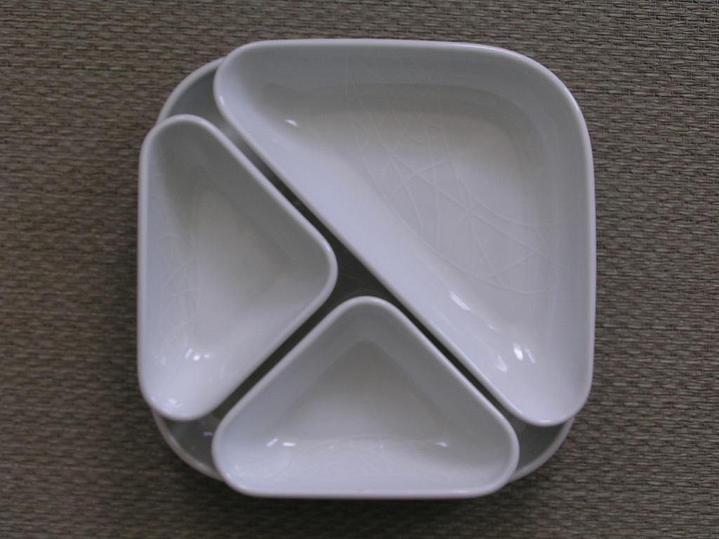 Mooie witte tapasset Jamie Oliver., Huis en Inrichting, Keuken | Servies, Nieuw, Ophalen of Verzenden, Schaal of Schalen, Wedgwood
