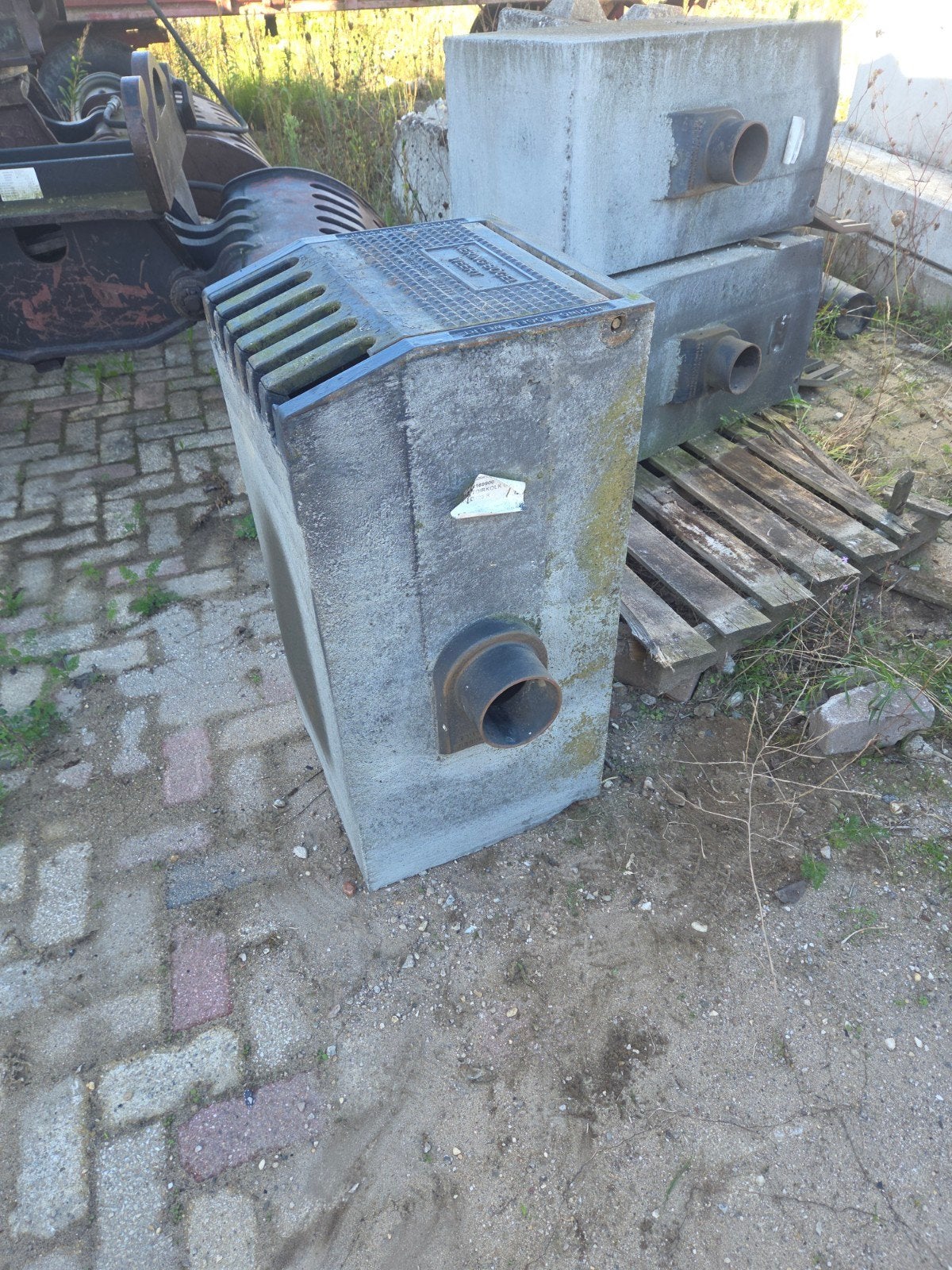 Trottoirkolk G160 met rooster en betonnen put, Ophalen, Nieuw