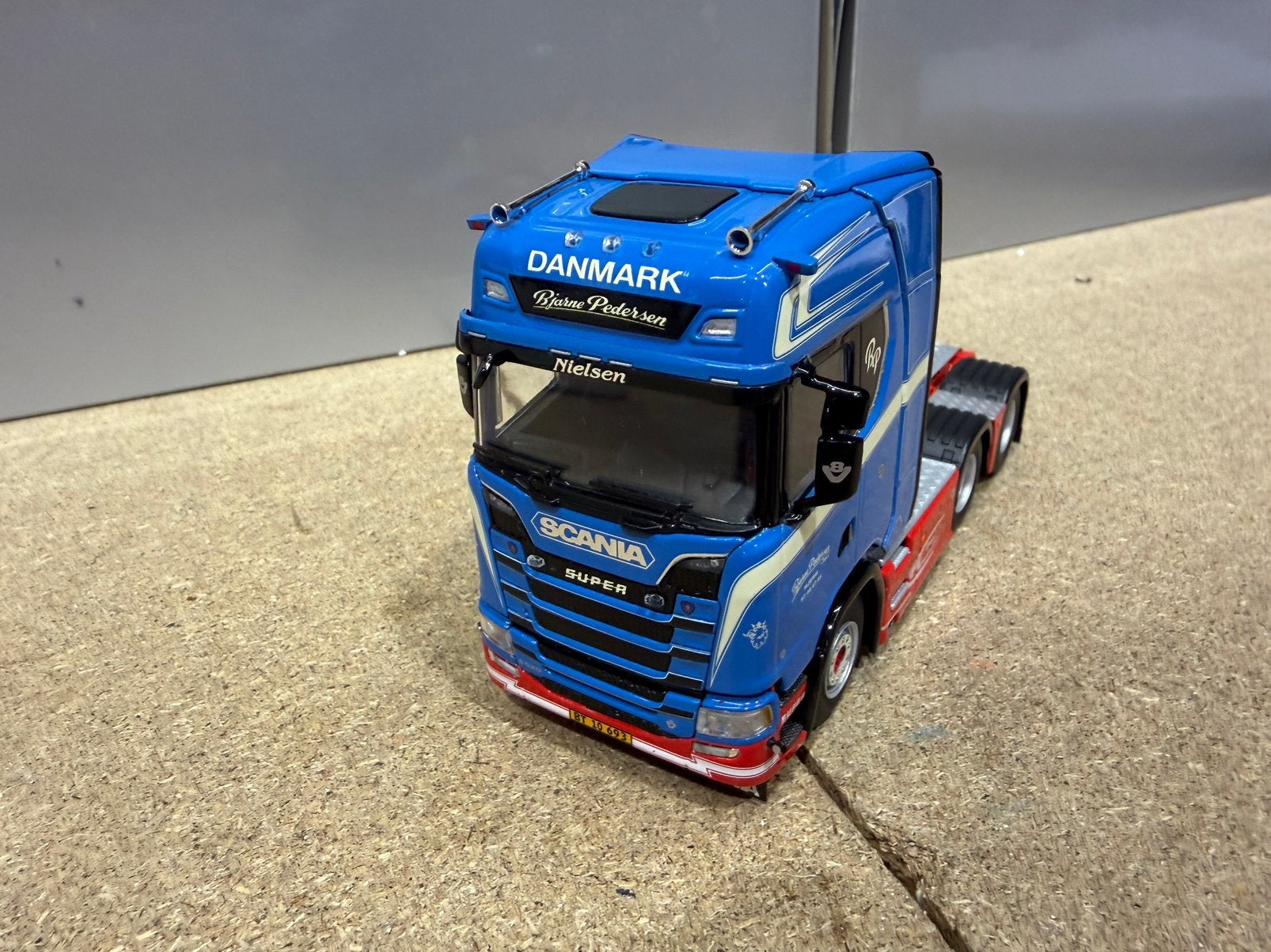 WSI SCANIA S HIGHLINE 6x2 BJARN PETERSEN, Ophalen of Verzenden, Nieuw, Bus of Vrachtwagen, Wsi