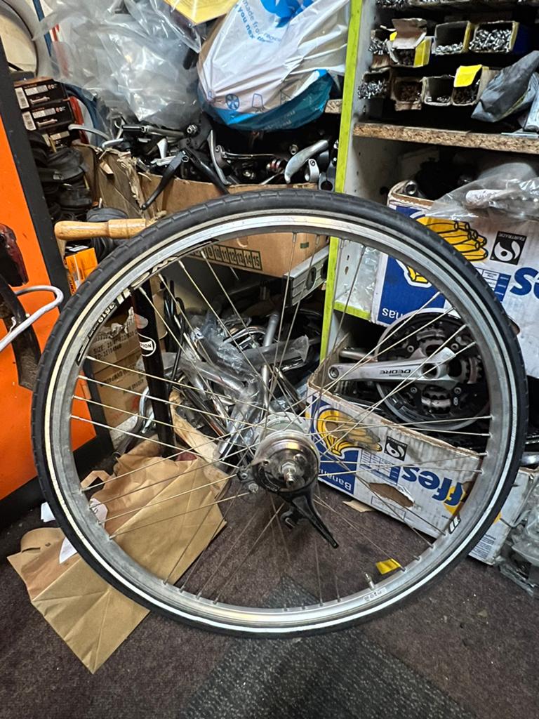 28” voorwielen met dynamo rollerbrake en band, Fietsen en Brommers, Fietsonderdelen, Band, Ophalen of Verzenden, Zo goed als nieuw