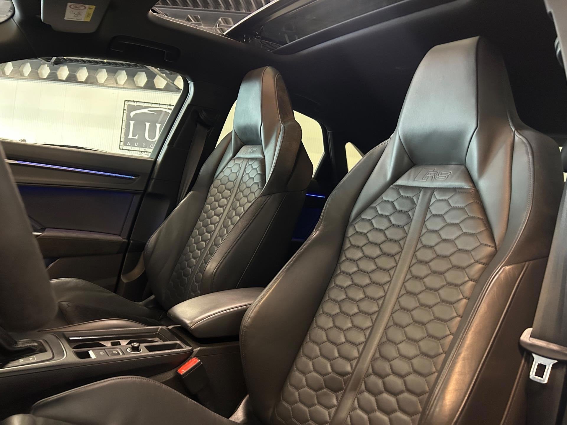 Audi RSQ3 Sportback TFSI RS | PANO | 360 CAMERA | TREKHAAK |, Auto's, Automaat, Dealer onderhouden, Gebruikt, Euro 6